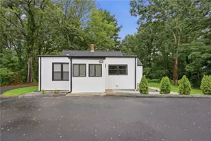 3100 County Trail, East Greenwich, RI 02818 - Photo 2