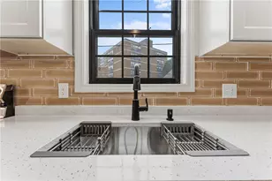10 Buffalo Ct, Providence, RI 02909 - Photo 12