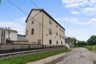 10 Buffalo Ct, Providence, RI 02909 - Photo 2