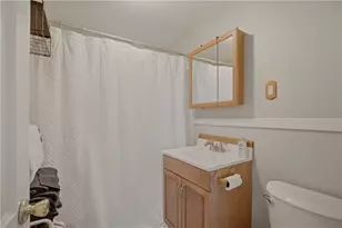 351 Blvd Blvd, Middletown, RI 02842 - Photo 18