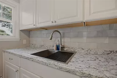 351 Boulevard Boulevard, Middletown, RI 02842 - Photo 8