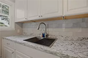 351 Blvd Blvd, Middletown, RI 02842 - Photo 8