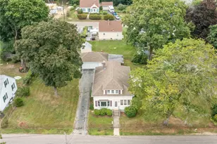 3 Diana Ave, Smithfield, RI 02917 - Photo 2