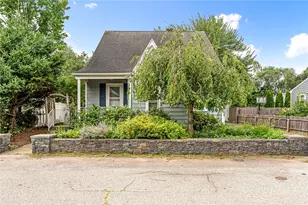 32 Benbridge Ave, Warwick, RI 02888 - Photo 2
