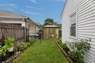 402 Webster Ave, Cranston, RI 02920 - Photo 24
