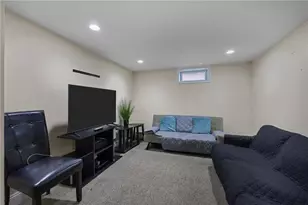 402 Webster Ave, Cranston, RI 02920 - Photo 18