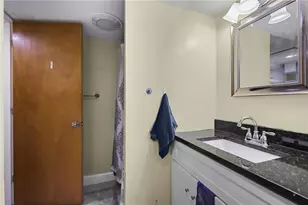 402 Webster Ave, Cranston, RI 02920 - Photo 14