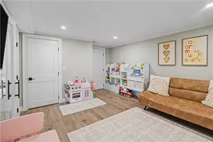 8 Progress Ave, Johnston, RI 02919 - Photo 22