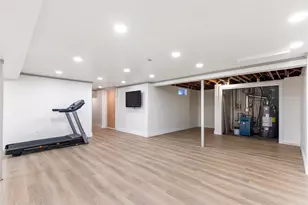 2 Wardlaw Ct, Providence, RI 02908 - Photo 44