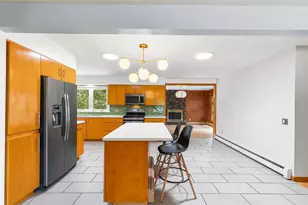 2 Wardlaw Ct, Providence, RI 02908 - Photo 16