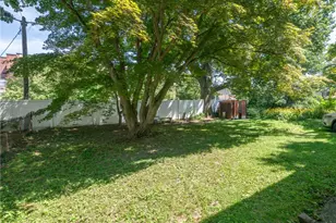 37 Trenton St, Pawtucket, RI 02860 - Photo 18