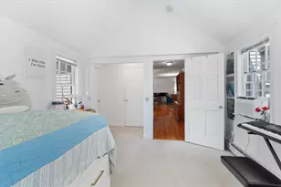 17 Bank St, Warwick, RI 02888 - Photo 16
