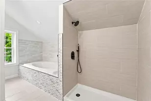 2 Border St, West Warwick, RI 02893 - Photo 24