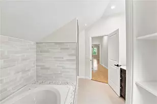 2 Border St, West Warwick, RI 02893 - Photo 26