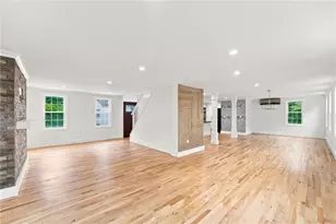 2 Border St, West Warwick, RI 02893 - Photo 14