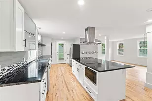 2 Border St, West Warwick, RI 02893 - Photo 4