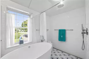 342 Blvd Blvd, Middletown, RI 02842 - Photo 14
