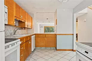 7 Wake Robin Rd, Lincoln, RI 02865 - Photo 12