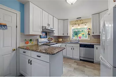 4 Melbourne Drive, Narragansett, RI 02882 - Photo 8