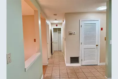 728 Beverage Hill Avenue #8, Pawtucket, RI 02861 - Photo 6