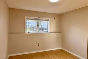 728 Beverage Hill Ave, Pawtucket, RI 02861 - Photo 4