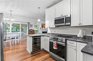 31 Butterfly Dr, Westerly, RI 02891 - Photo 4