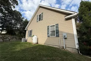 31 Butterfly Dr, Westerly, RI 02891 - Photo 6