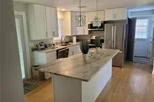 25 Marian Ave, Narragansett, RI 02882 - Photo 4