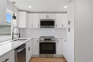 25 Stoneham St St, Cranston, RI 02920 - Photo 18