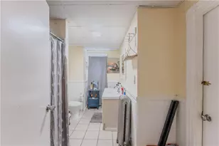 91 Laura St, Providence, RI 02907 - Photo 32