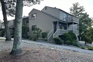 2709 Pinewood Dr, Smithfield, RI 02917 - Photo 2