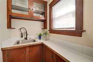 222 Peckham Ave, Middletown, RI 02842 - Photo 16