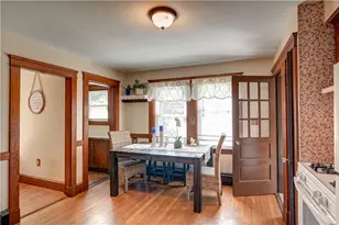 222 Peckham Ave, Middletown, RI 02842 - Photo 14