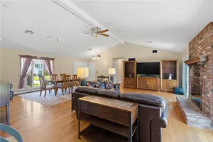 32 Red Cedar Ln, North Providence, RI 02904 - Photo 8
