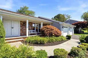 32 Red Cedar Ln, North Providence, RI 02904 - Photo 2