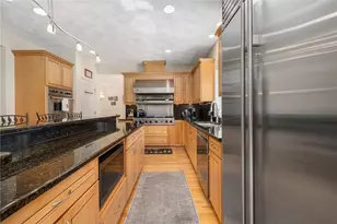 15 W Bluebird Ln, Cranston, RI 02921 - Photo 8