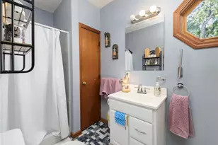 54 Balckburn Ave, Warwick, RI 02886 - Photo 12