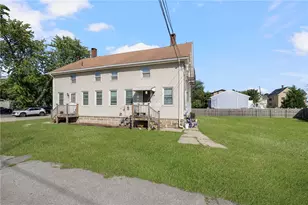 54 Balckburn Ave, Warwick, RI 02886 - Photo 2