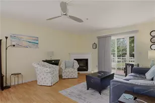 231 Maple Ave, Newport, RI 02840 - Photo 4