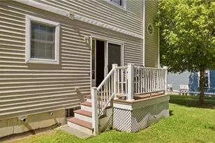 231 Maple Ave, Newport, RI 02840 - Photo 18
