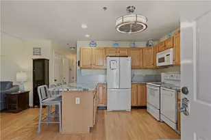 231 Maple Ave, Newport, RI 02840 - Photo 2