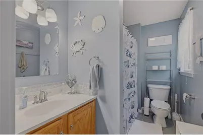231 Maple Avenue #201, Newport, RI 02840 - Photo 12