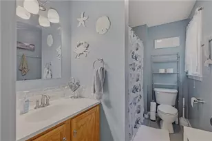 231 Maple Ave, Newport, RI 02840 - Photo 12