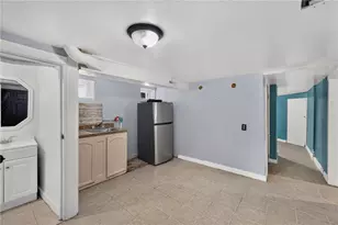 33 Pekin St, Providence, RI 02908 - Photo 14