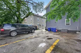 33 Pekin St, Providence, RI 02908 - Photo 4