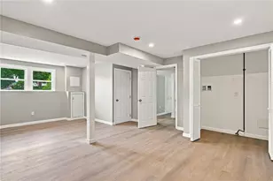 30 Verdant Dr, Cranston, RI 02920 - Photo 24