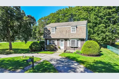 14 Sutton Street, Smithfield, RI 02828 - Photo 2