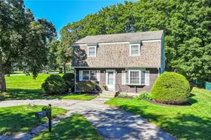14 Sutton St, Smithfield, RI 02828 - Photo 2