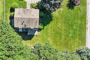 14 Sutton St, Smithfield, RI 02828 - Photo 4
