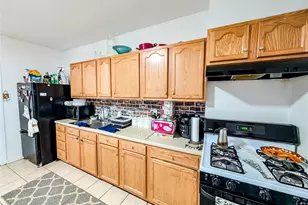 278 Sayles St, Providence, RI 02905 - Photo 4